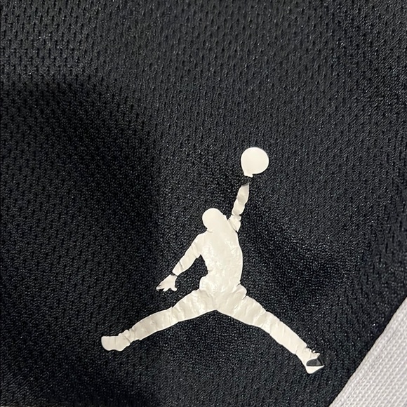 Nike Boys Black and White Jumpman Shorts L 12-13 years. - Picture 6 of 6